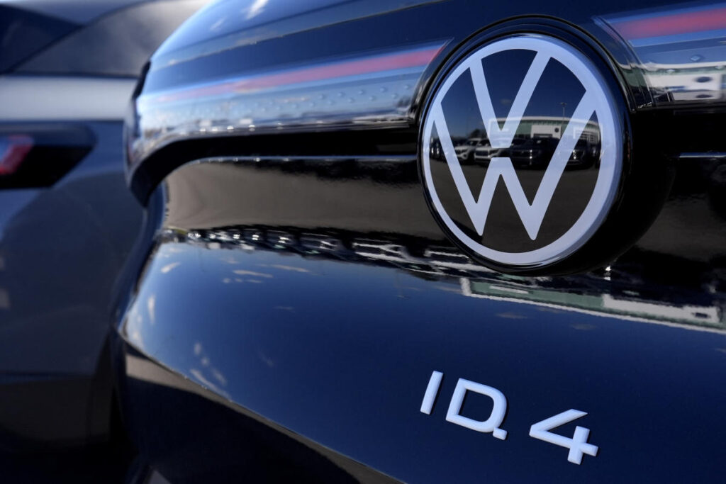 Volkswagen Q3 profit falls, signaling more trouble for global automakers